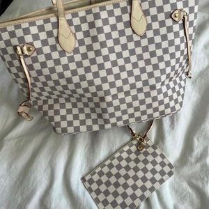 White checkered tote and wristlet